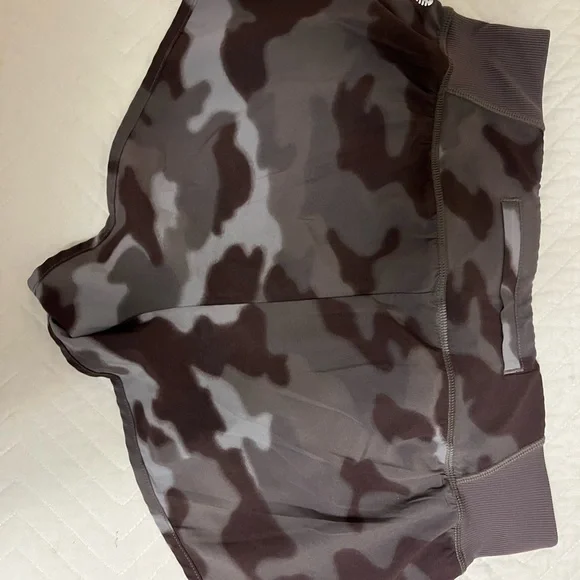 Zella Patterned Running Shorts - Picture 2 of 3